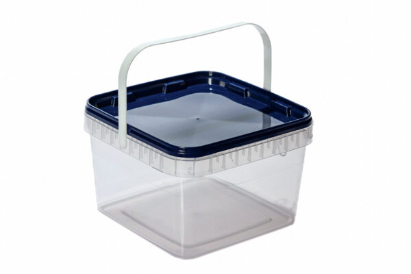 3 l bucket. square with seal protected closure with lid